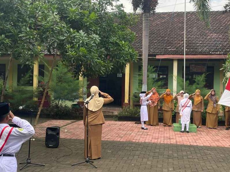 Kegiatan Rutin Upacara Hari Senin